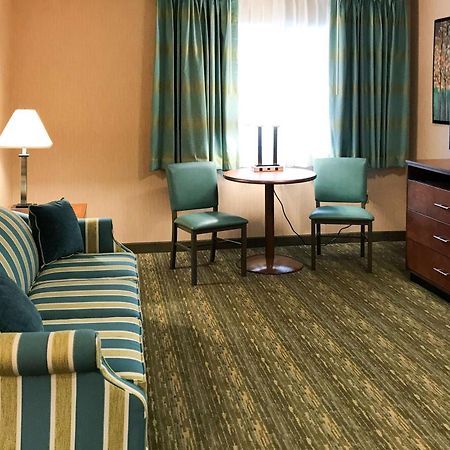 Quality Inn Бедфорд Экстерьер фото