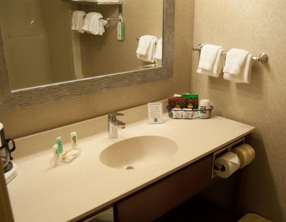 Quality Inn Бедфорд Экстерьер фото