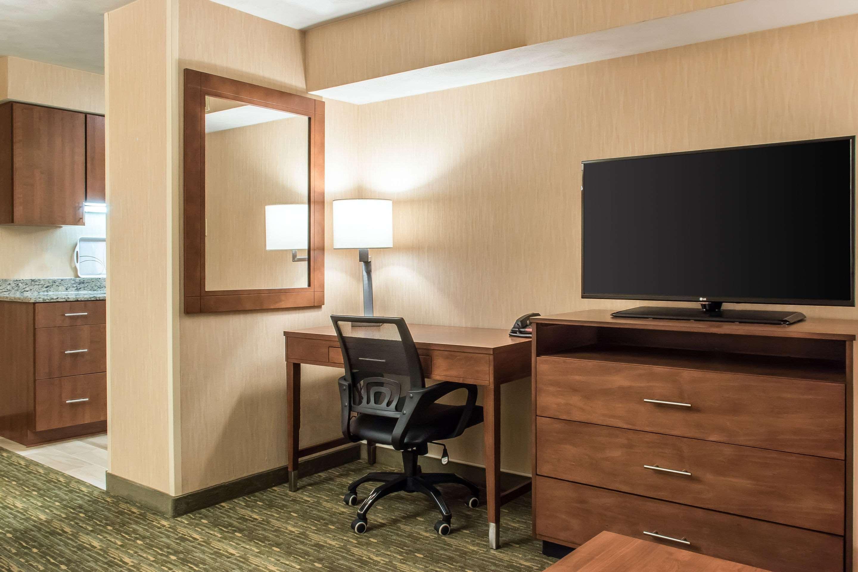 Quality Inn Бедфорд Экстерьер фото