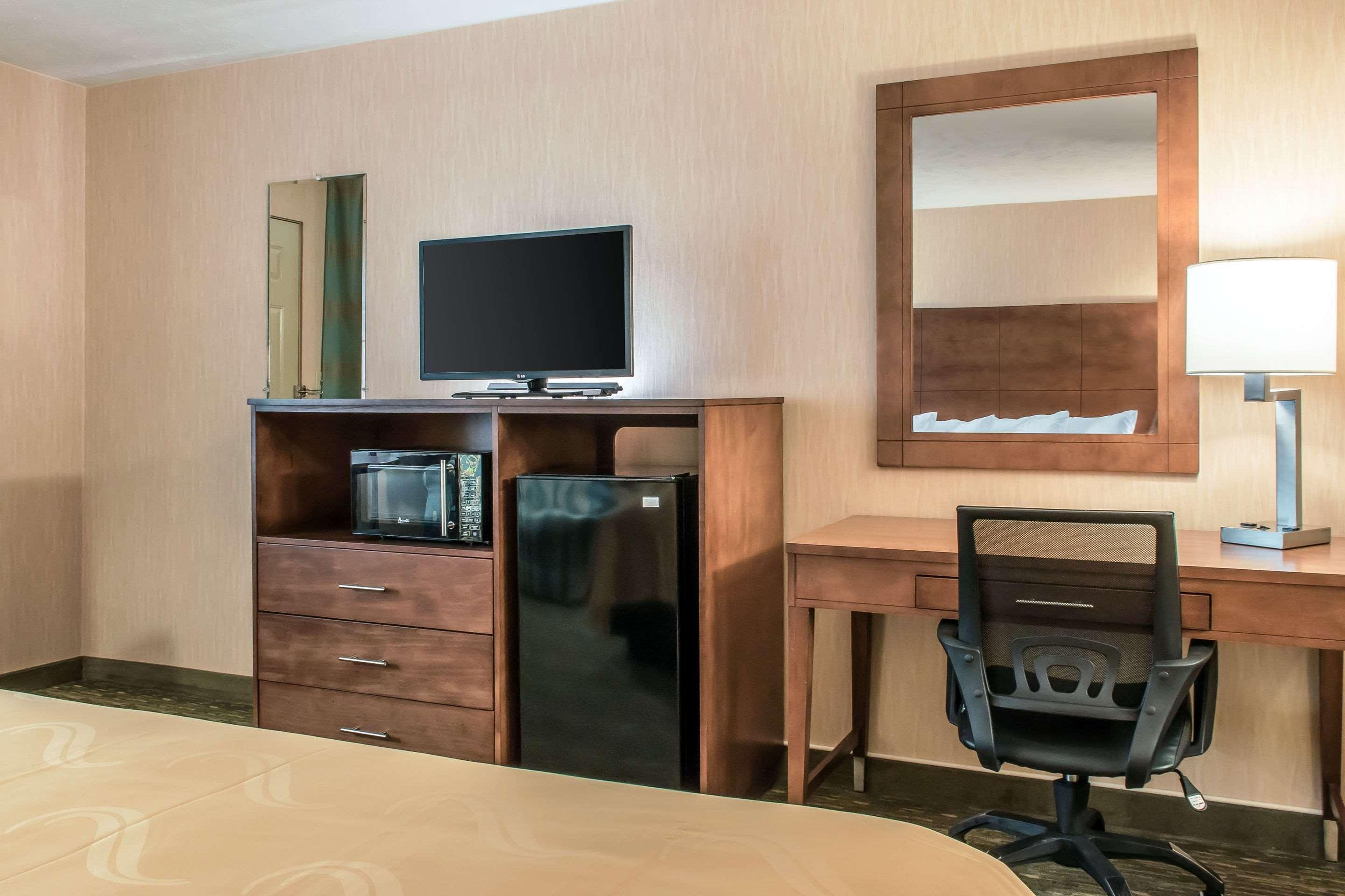 Quality Inn Бедфорд Экстерьер фото