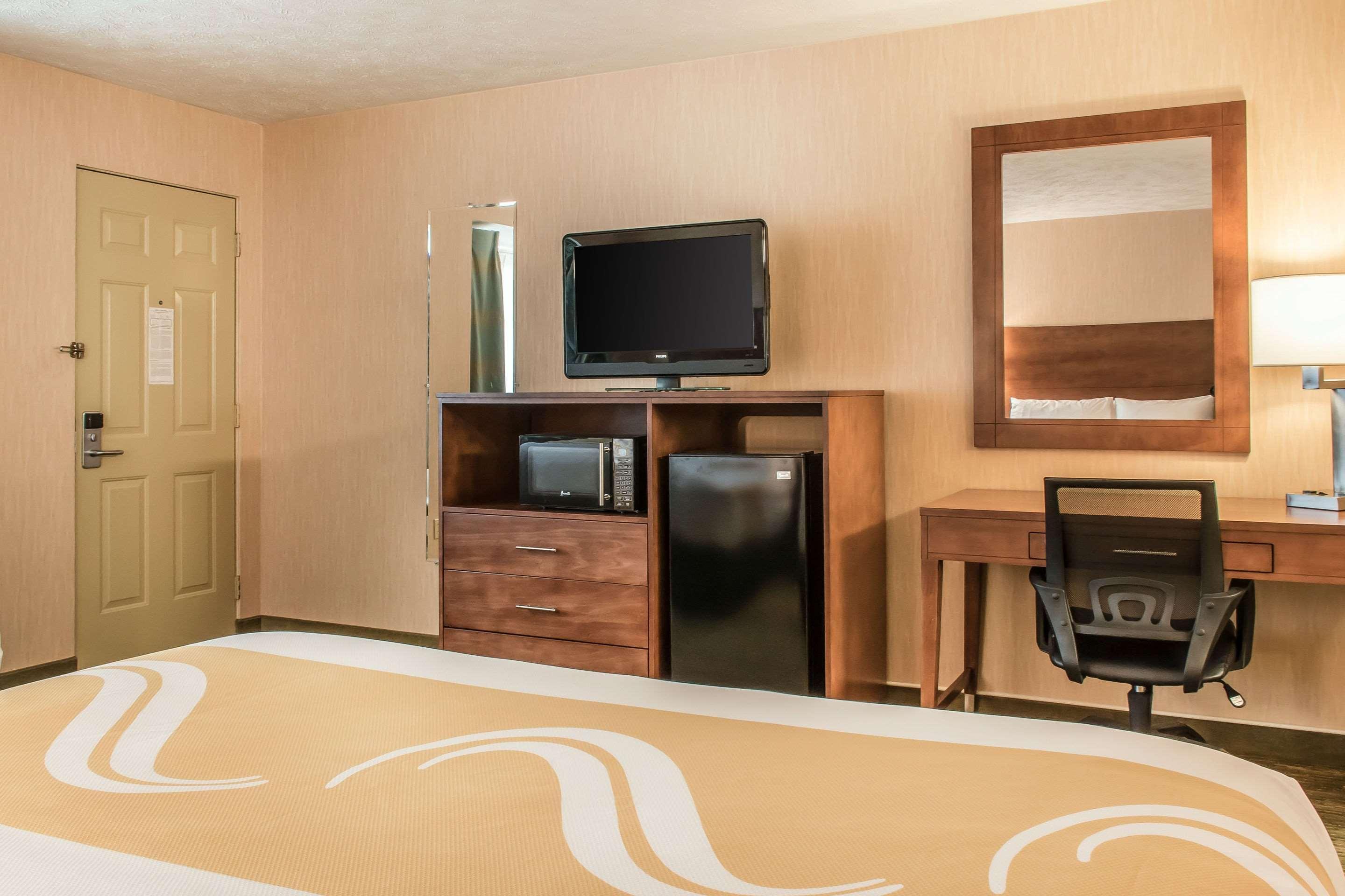 Quality Inn Бедфорд Экстерьер фото