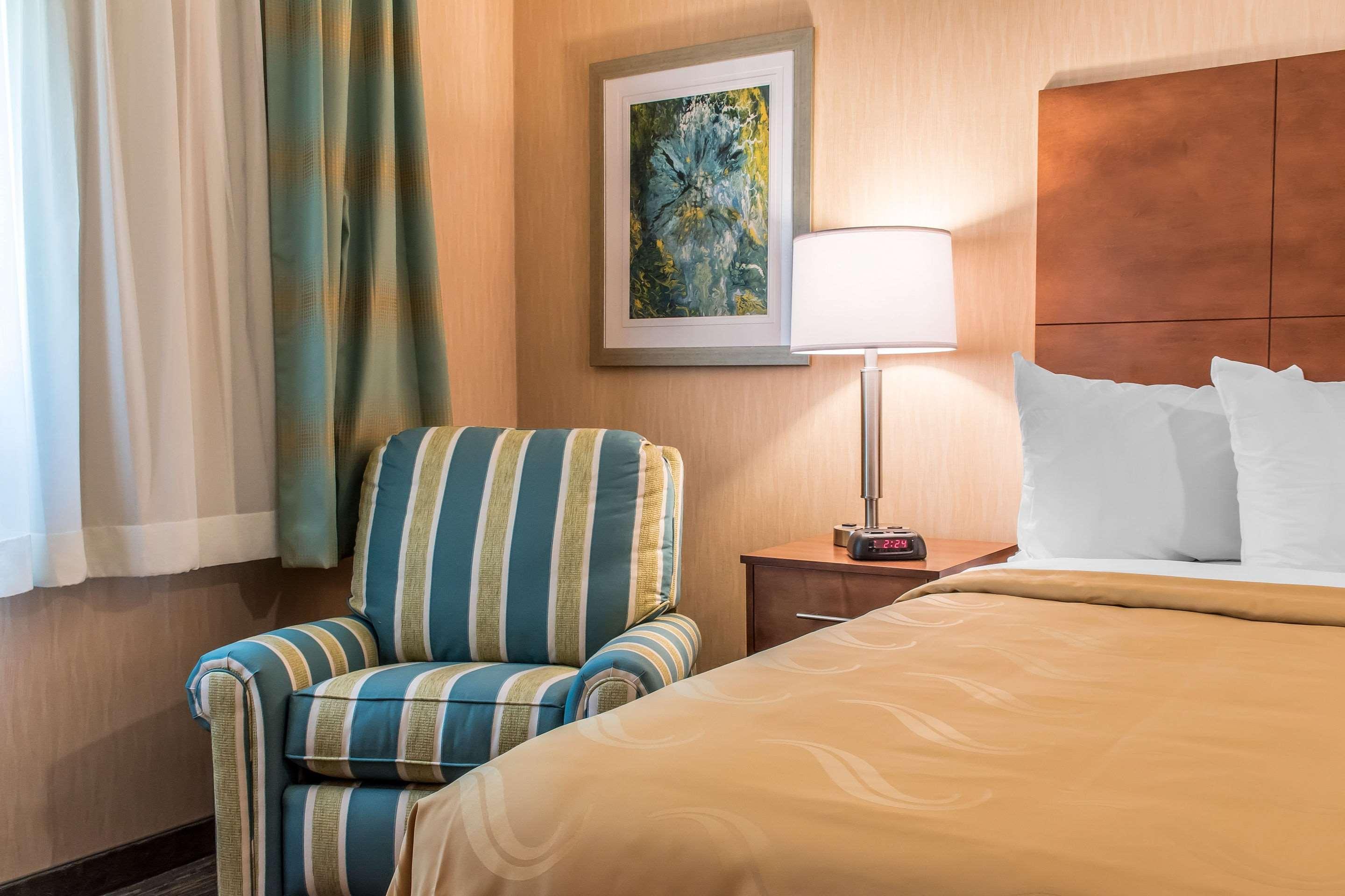 Quality Inn Бедфорд Экстерьер фото