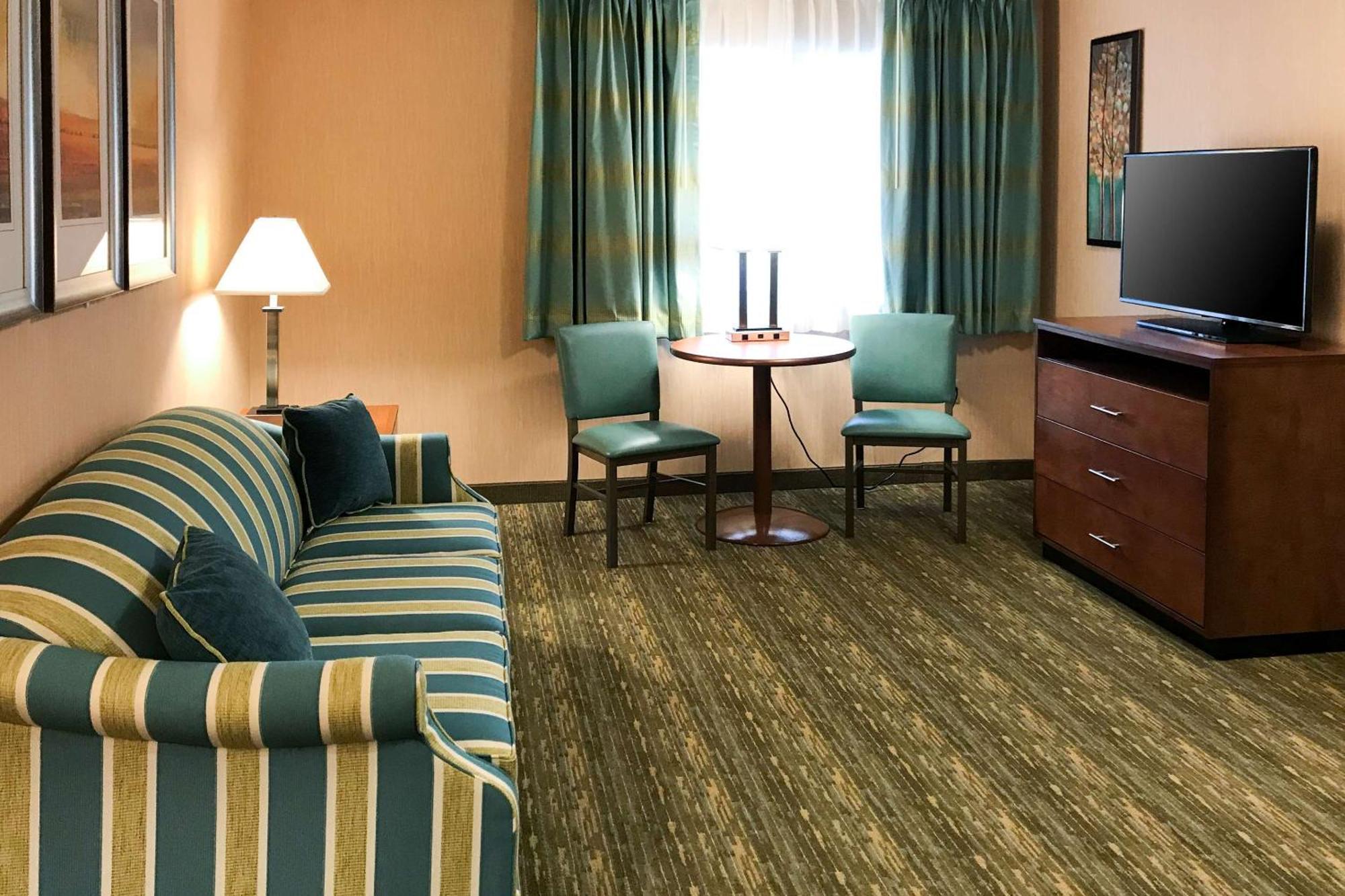 Quality Inn Бедфорд Экстерьер фото