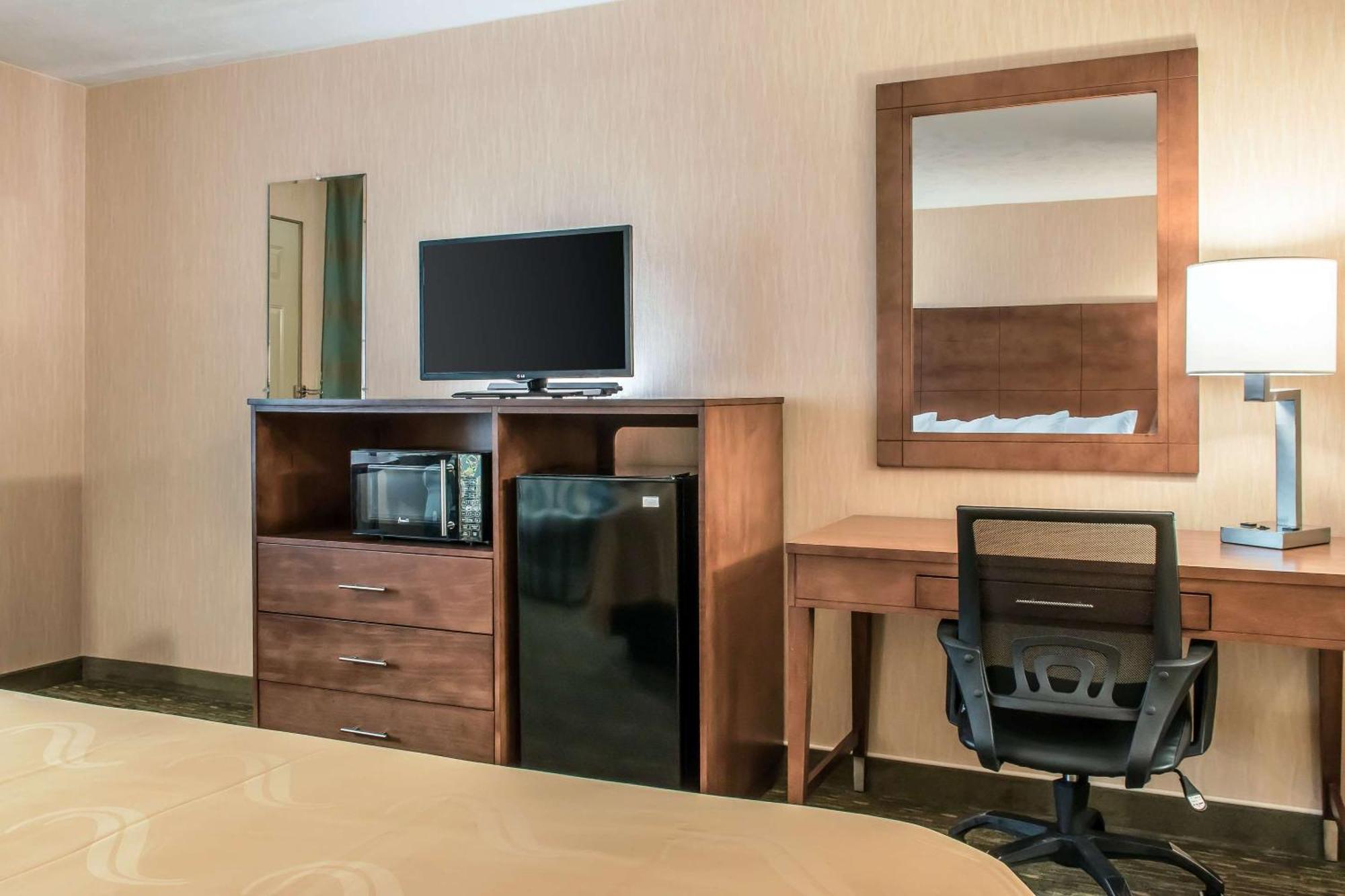 Quality Inn Бедфорд Экстерьер фото