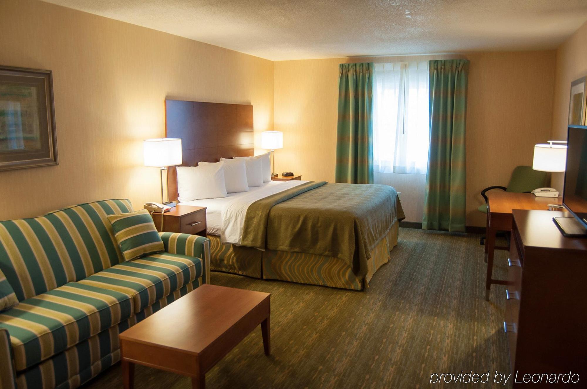 Quality Inn Бедфорд Экстерьер фото