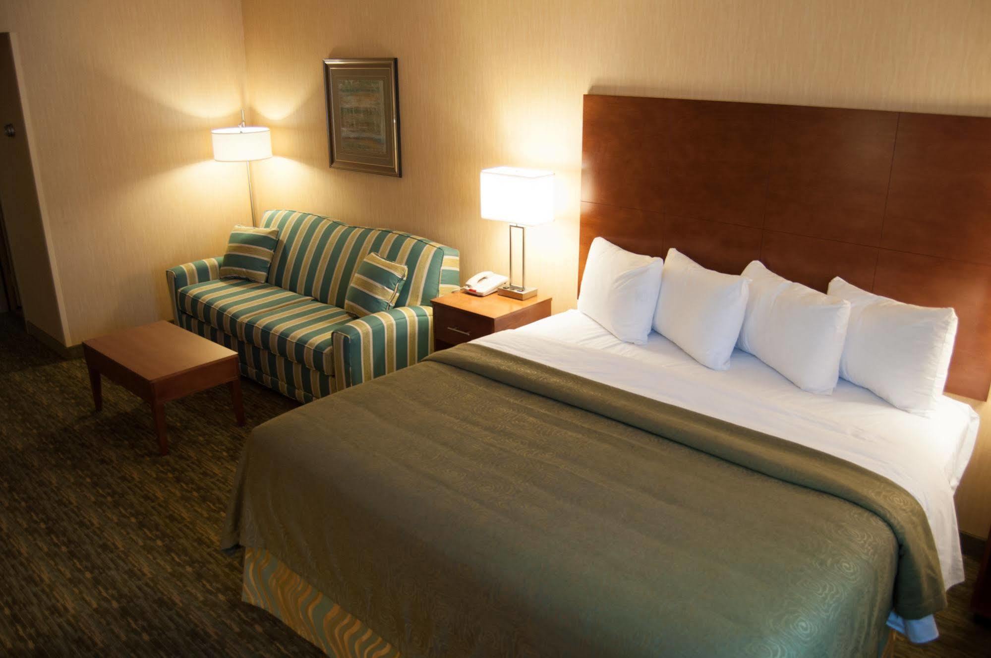 Quality Inn Бедфорд Экстерьер фото