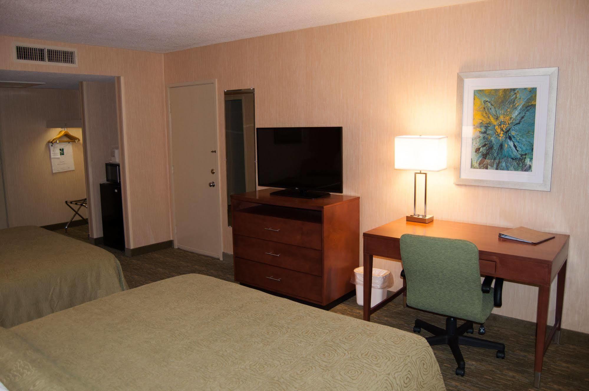 Quality Inn Бедфорд Экстерьер фото